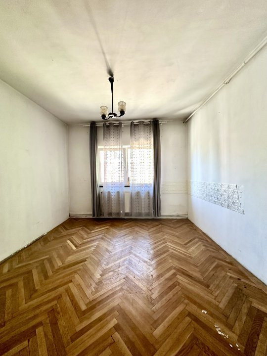 Oportunitate achiziție apartament 5 camere in vila P+1 