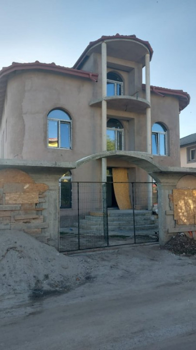 Prelungirea Ghencea - Alexandriei, vila 12 camere, pentru locuit/birouri