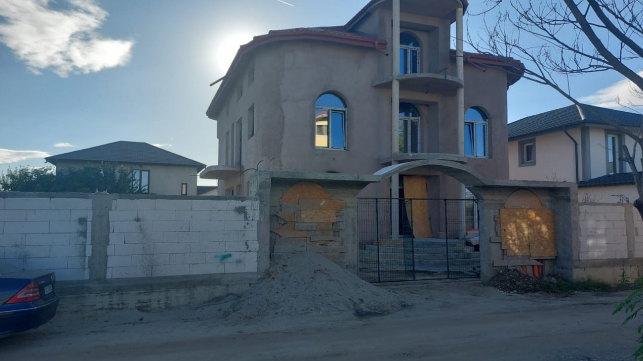 Prelungirea Ghencea - Alexandriei, vila 12 camere, pentru locuit/birouri
