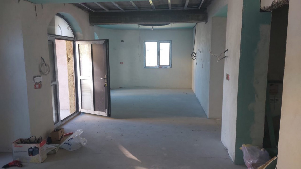 Prelungirea Ghencea - Alexandriei, vila 12 camere, pentru locuit/birouri
