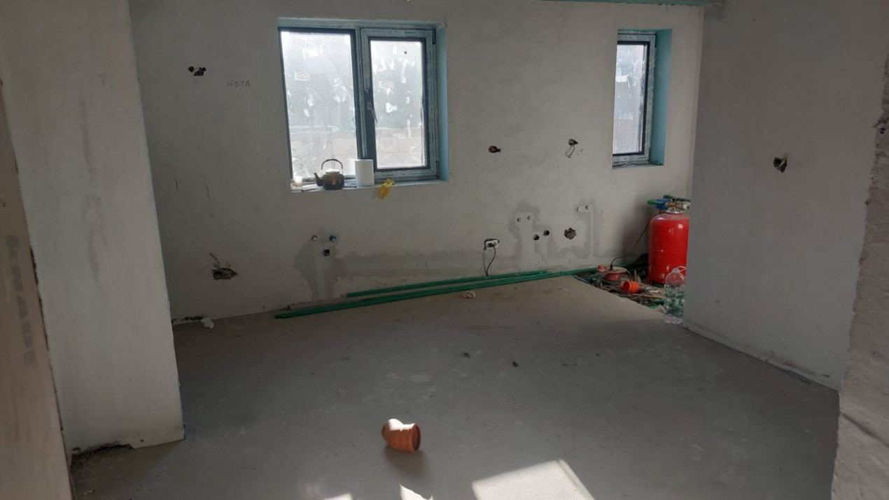 Prelungirea Ghencea - Alexandriei, vila 12 camere, pentru locuit/birouri