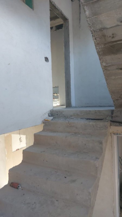 Prelungirea Ghencea - Alexandriei, vila 12 camere, pentru locuit/birouri