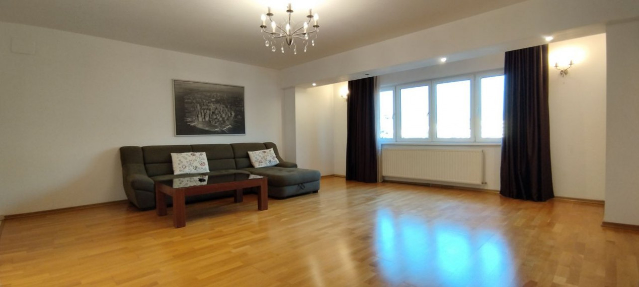 Apartament lux 3 camere+parcare Unirii-Alba Iulia