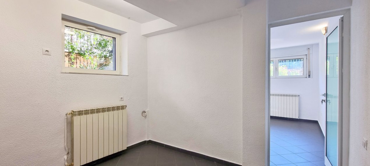 Apartament decomandat in Cotroceni, demisol cu 4 camere in suprafata de 82,73mp!