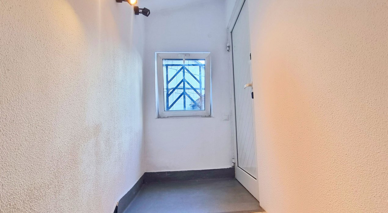 Apartament decomandat in Cotroceni, demisol cu 4 camere in suprafata de 82,73mp!