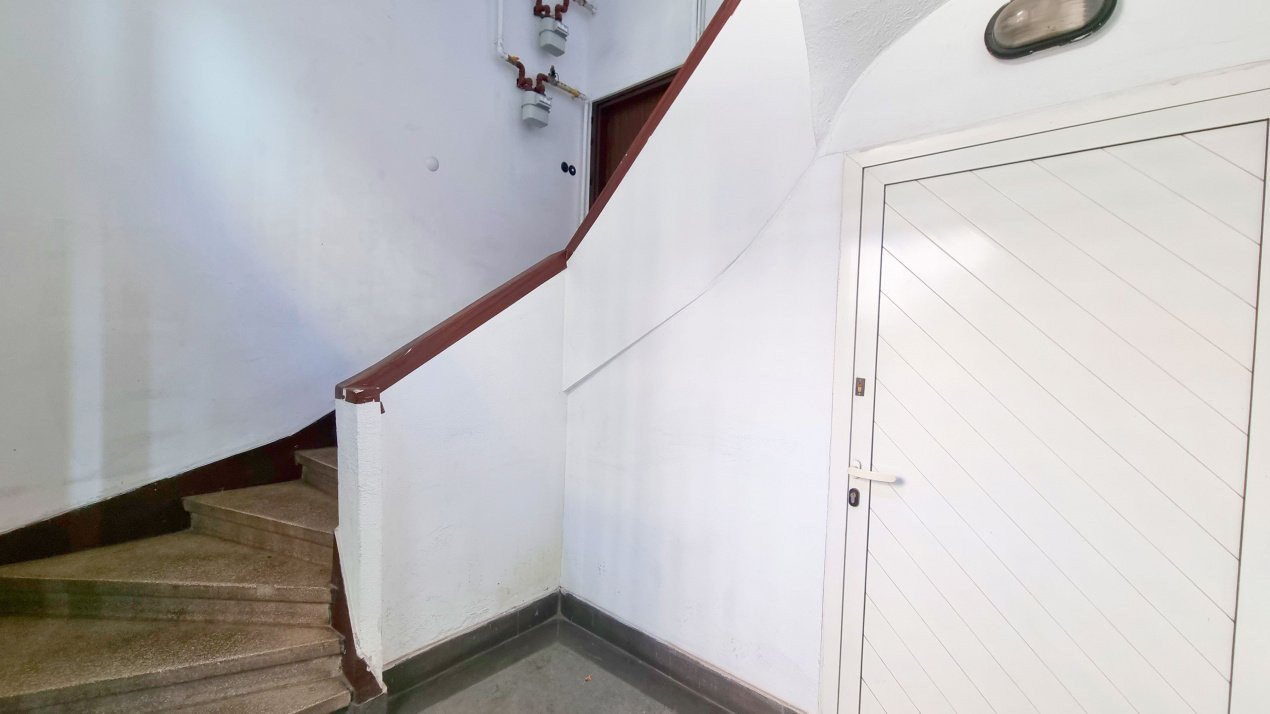 Apartament decomandat in Cotroceni, demisol cu 4 camere in suprafata de 82,73mp!