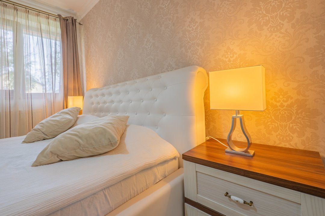 Apartament de vânzare cu 3 camere – zonă Valea Aurie, str. Săcel