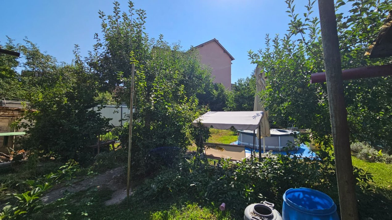 Casă individuală compusă din două apartamente, cu teren liber de 540 mp 