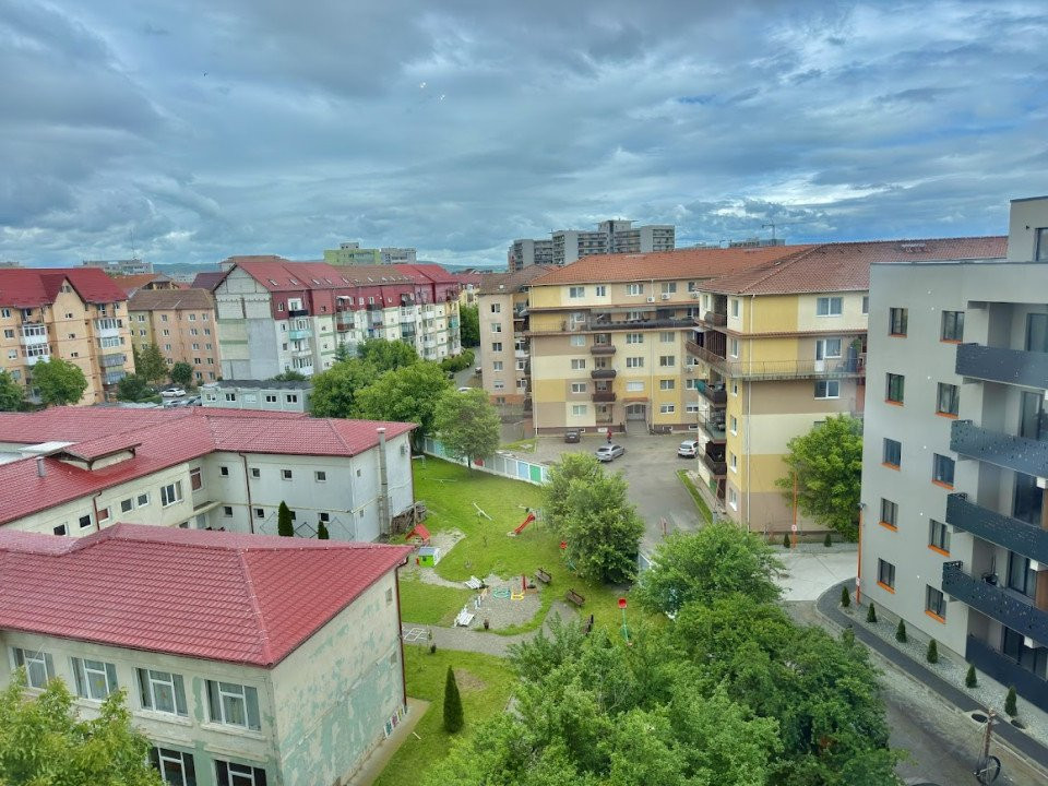 Apartament 3 camere 2 bai decomandat mobilat 65 mp - Aleea Streiu