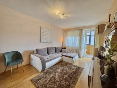 Apartament 3 camere 2 bai decomandat mobilat 65 mp - Aleea Streiu