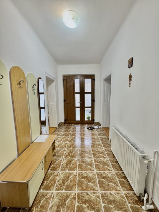 Apartament la casa – 4 camere + demisol util + curte și garaj Sibiu