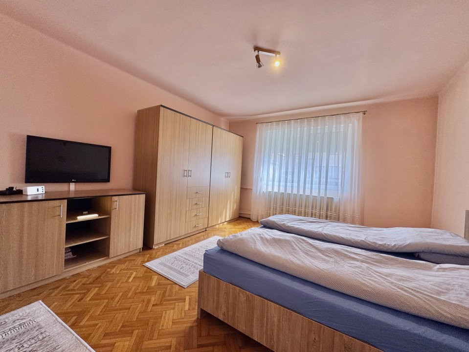 Apartament la casa – 4 camere + demisol util + curte și garaj Sibiu