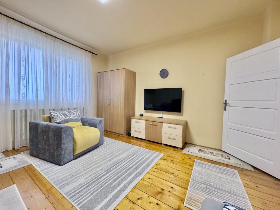 Apartament la casa – 4 camere + demisol util + curte și garaj Sibiu