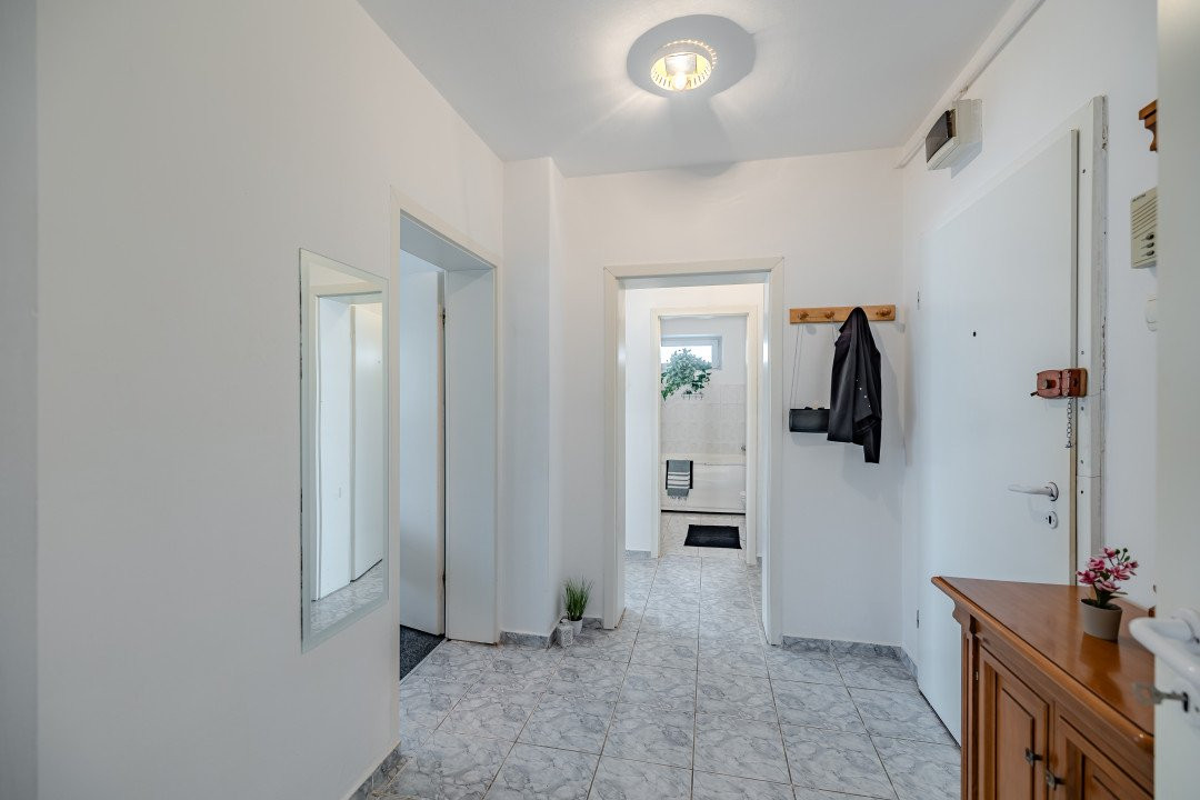 Oferta actualizata - Apartament decomandat, 3 camere, 68 m², Strand 2