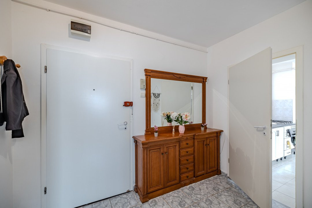 Oferta actualizata - Apartament decomandat, 3 camere, 68 m², Strand 2