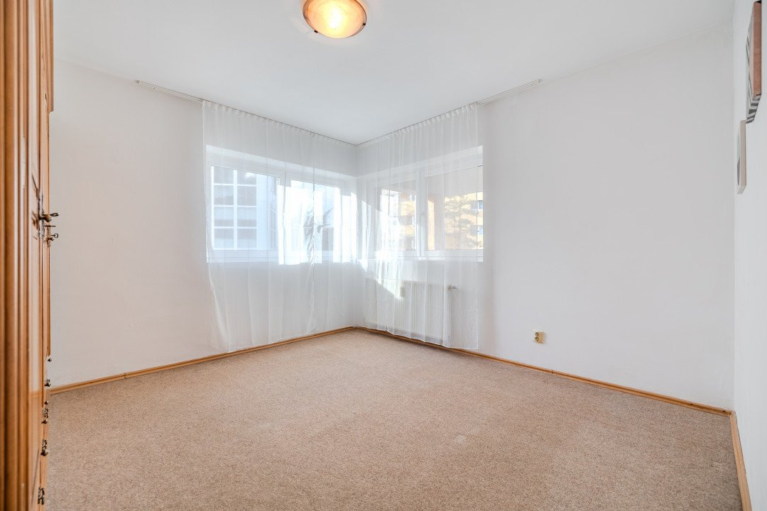 Oferta actualizata - Apartament decomandat, 3 camere, 68 m², Strand 2