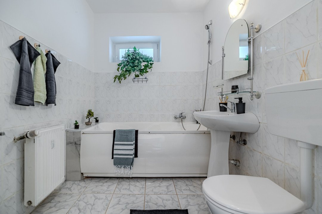 Oferta actualizata - Apartament decomandat, 3 camere, 68 m², Strand 2