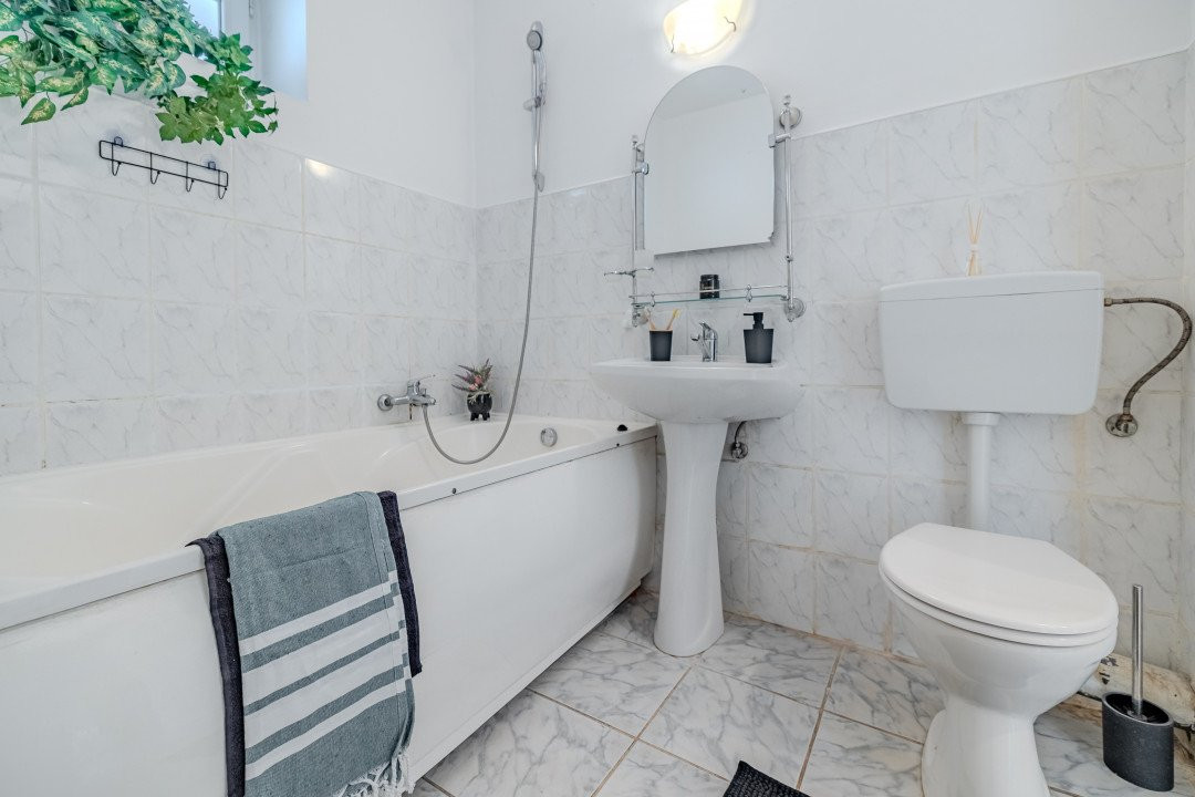 Oferta actualizata - Apartament decomandat, 3 camere, 68 m², Strand 2