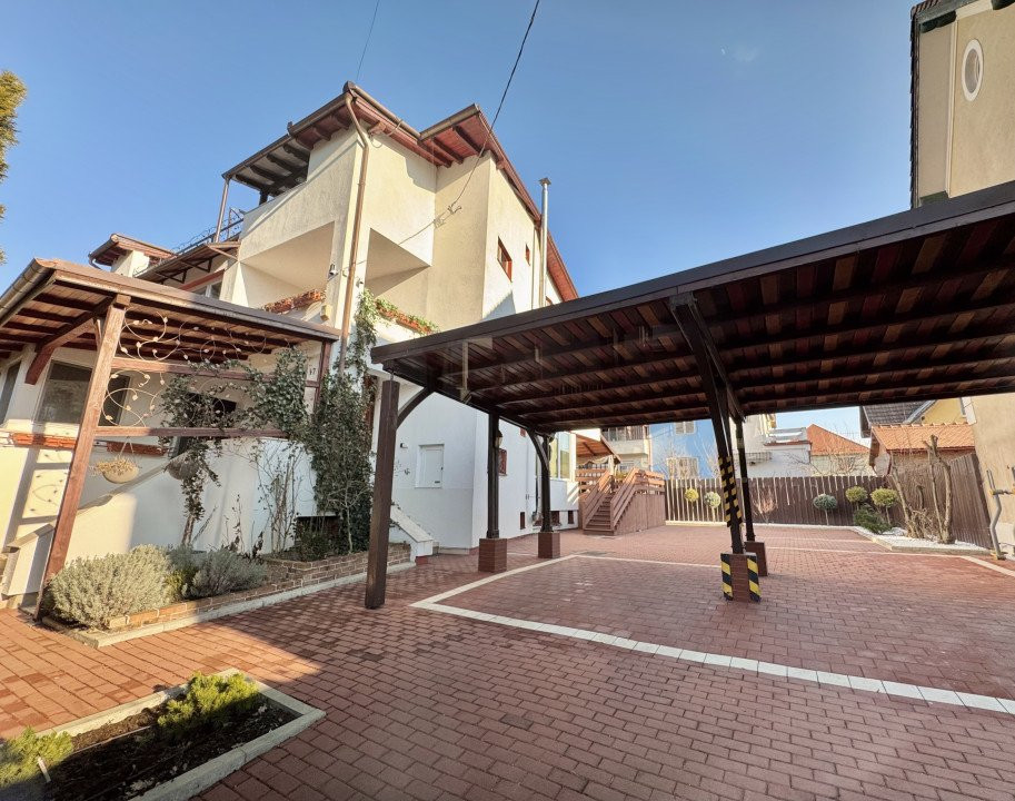 Vila superbă în Parcul Sub Arini– Ideală pentru Rezidență sau Business