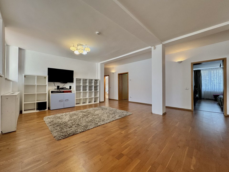 Vila superbă în Parcul Sub Arini– Ideală pentru Rezidență sau Business
