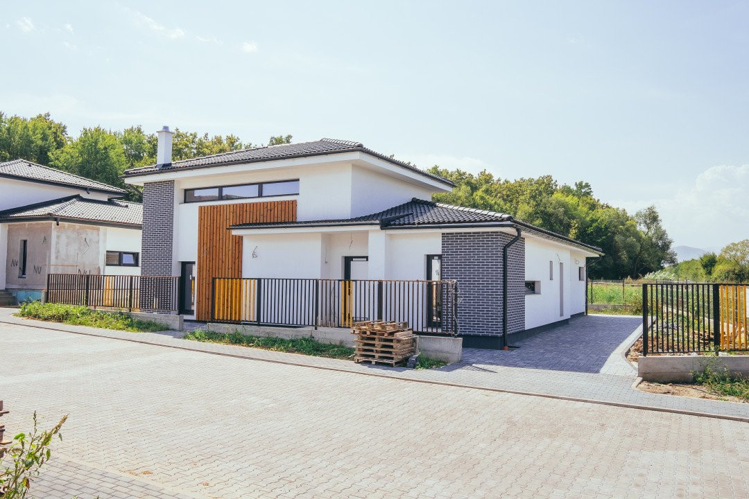Vila Exclusivista Noua Design Modern si Finisaje de Inalta Calitate Langa Pădure