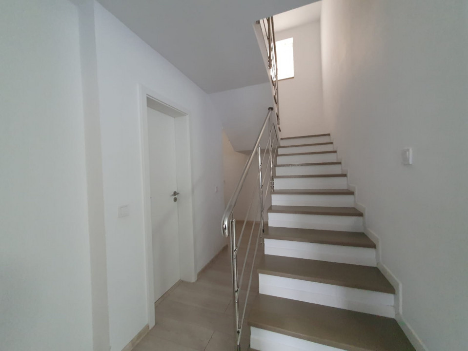 Casă cu 4 camere de vânzare Trivale, Pitești | mobilata si utilata