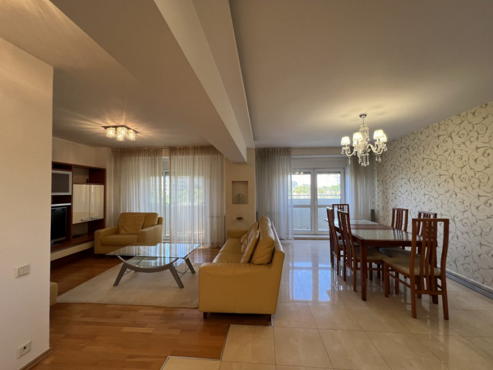 Apartament Unirii - 2 camere 80 mp. Transformat din 3 camere. 
