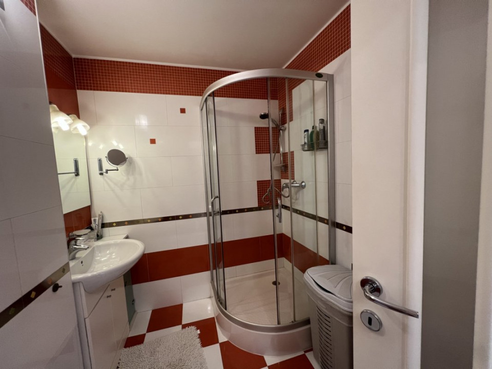 Apartament Unirii - 2 camere 80 mp. Transformat din 3 camere. 