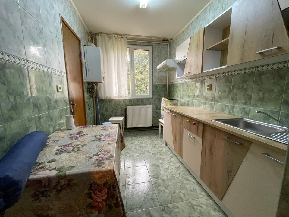 Apartament 3 Camere de Renovat cu centrala proprie