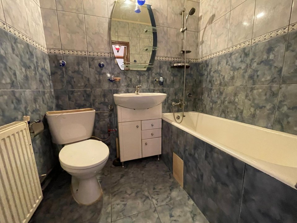 Apartament 3 Camere de Renovat cu centrala proprie
