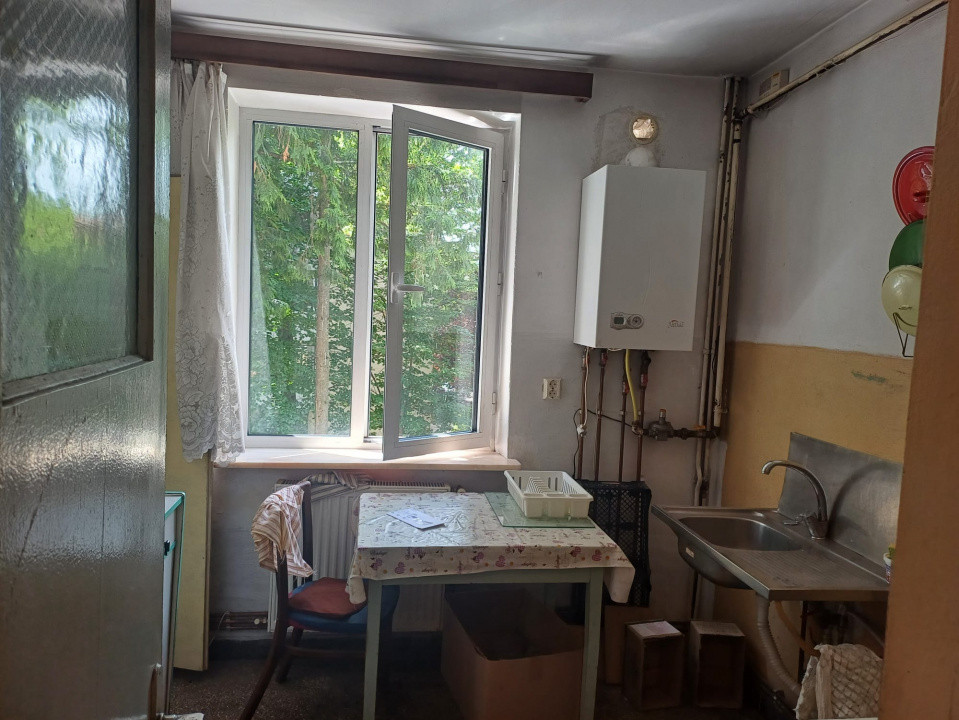  Vanzare apartament 2 camere Central, etaj 2
