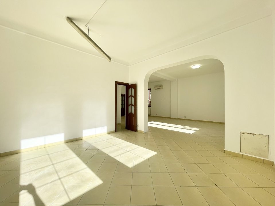 CASA 7 Camere I LOCAȚIE STRATEGICAI Ideala Pentru BUSINESS I 303 MP 