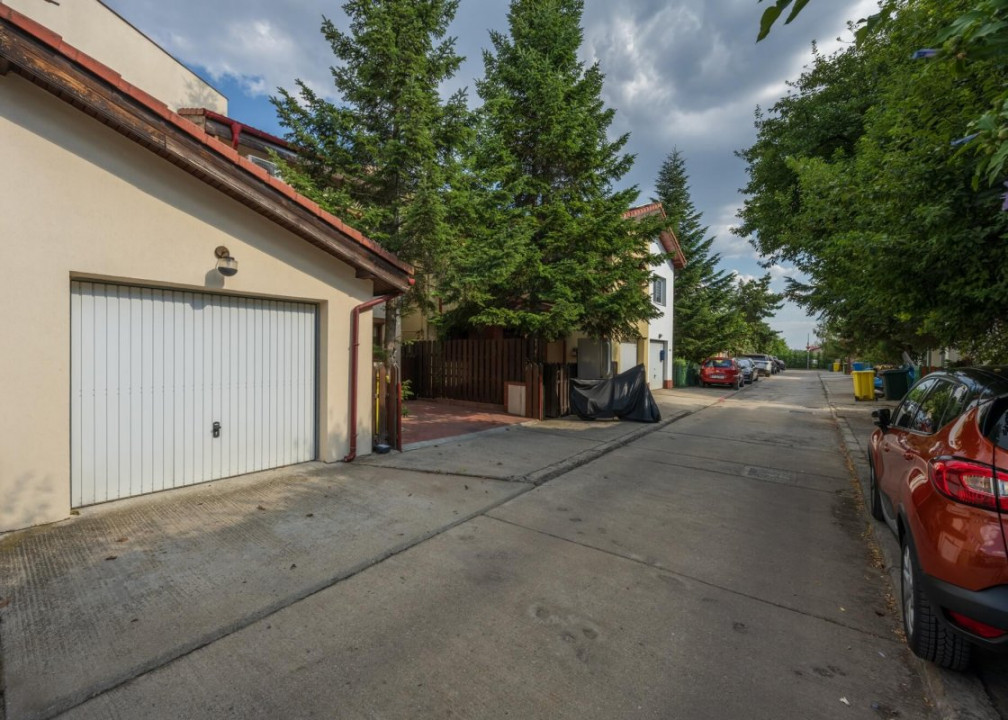 Casă eficientă, cu garaj, într-un complex liniștit – poziție excelentă