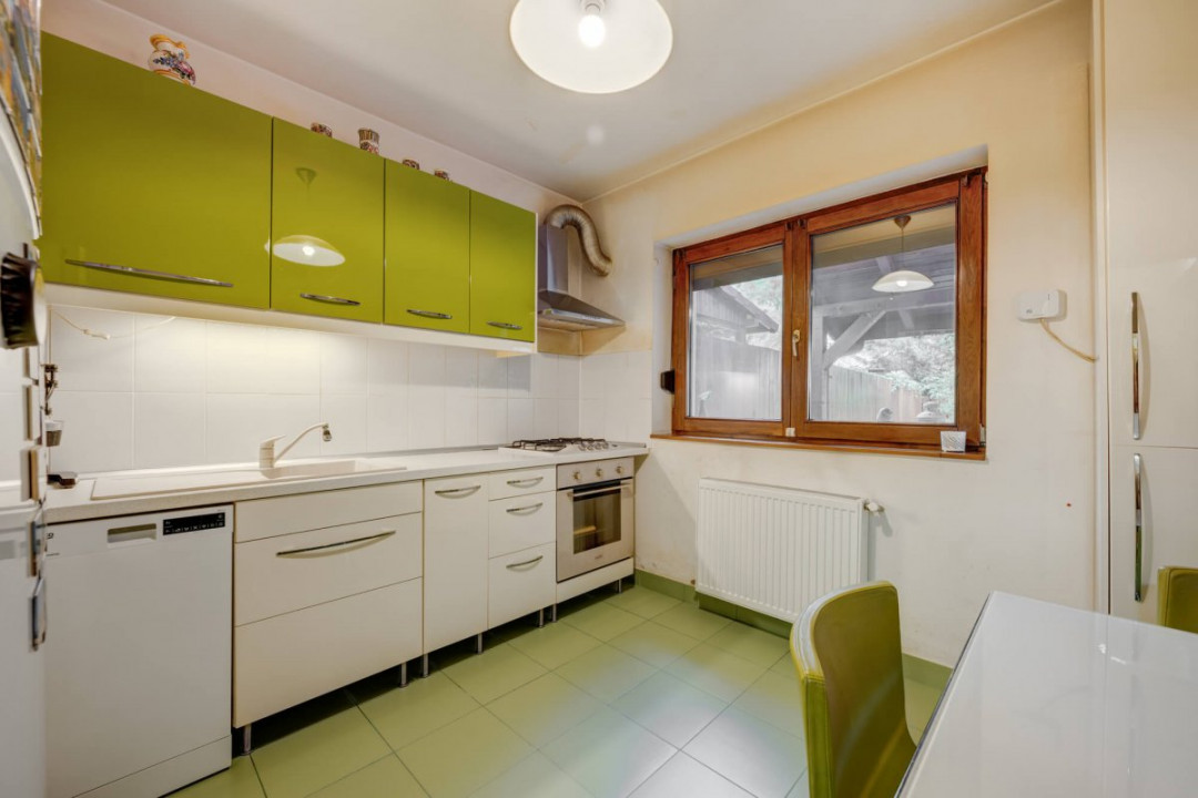 Casă eficientă, cu garaj, într-un complex liniștit – poziție excelentă