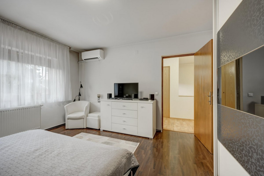 Casă eficientă, cu garaj, într-un complex liniștit – poziție excelentă