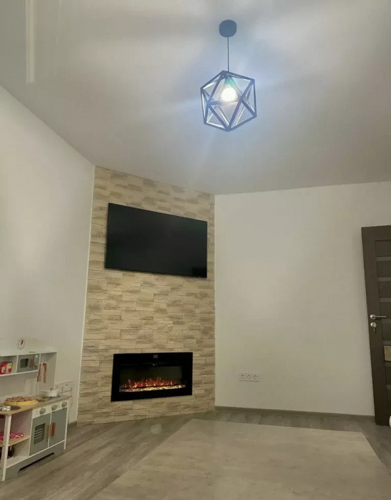De vânzare | Apartament 3 camere, Etaj 1 | Zona Trivale, lângă pădure