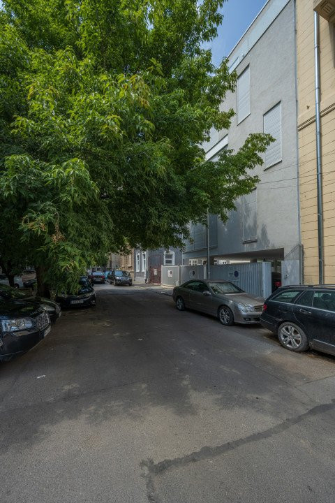 Apartament cu 3 camere de vânzare in zona Unirii – Orleanu 6A by Radu Teaca
