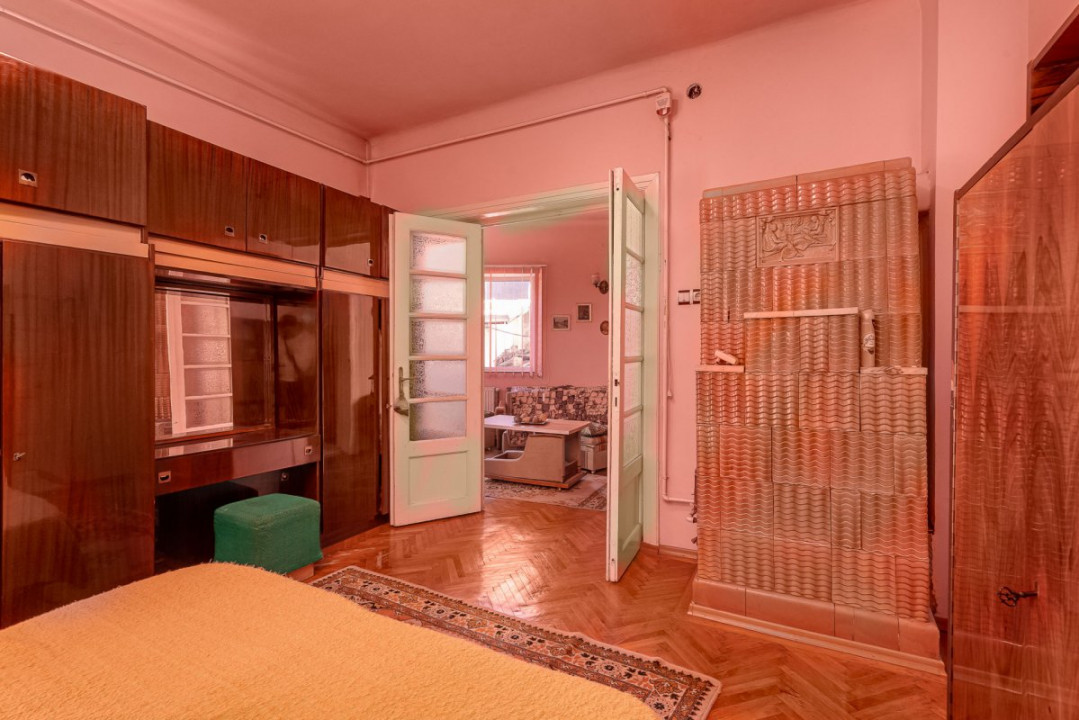 Casă individuală cu 2 corpuri, curte proprie, 253mp teren, zona Sălaj