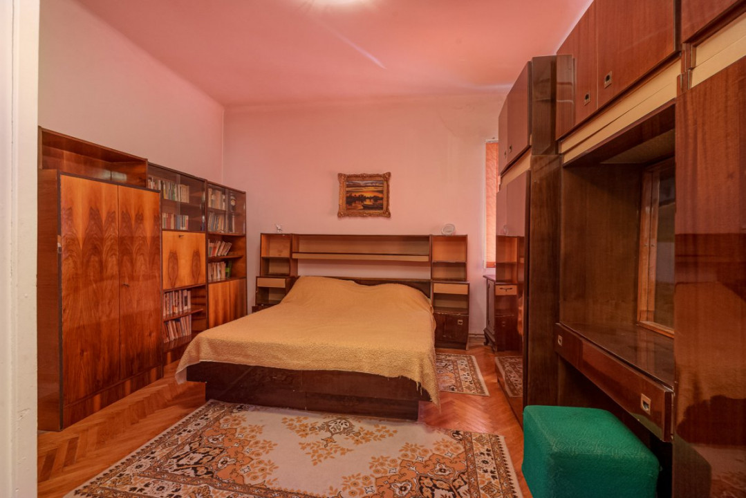 Casă individuală cu 2 corpuri, curte proprie, 253mp teren, zona Sălaj