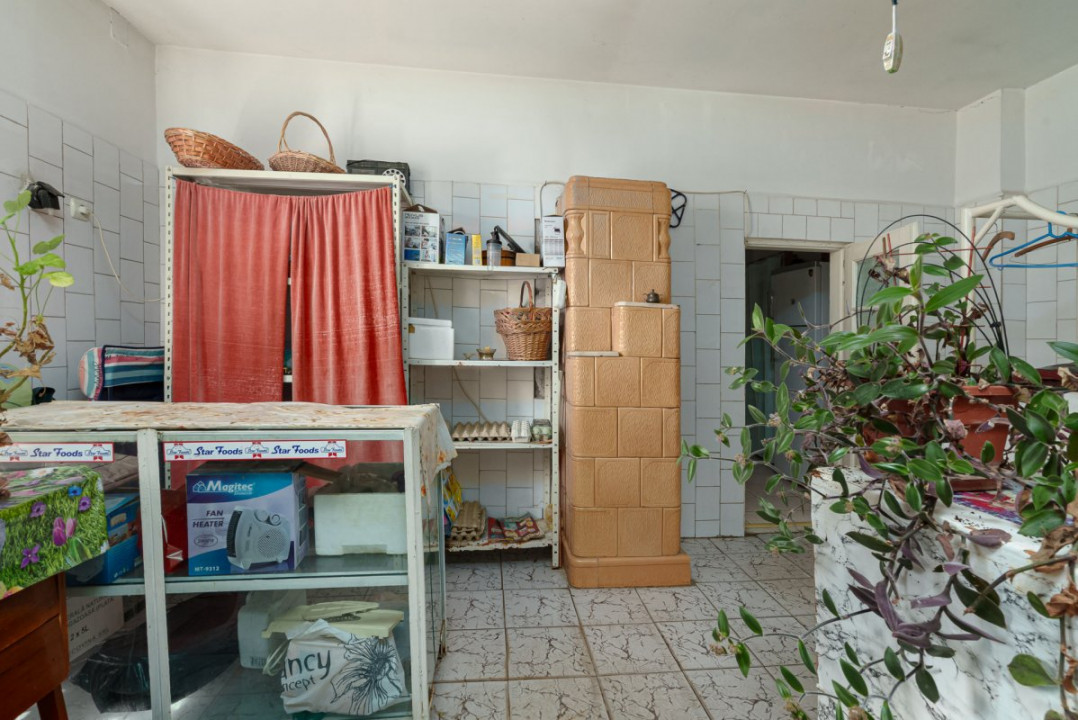 Casă individuală cu 2 corpuri, curte proprie, 253mp teren, zona Sălaj