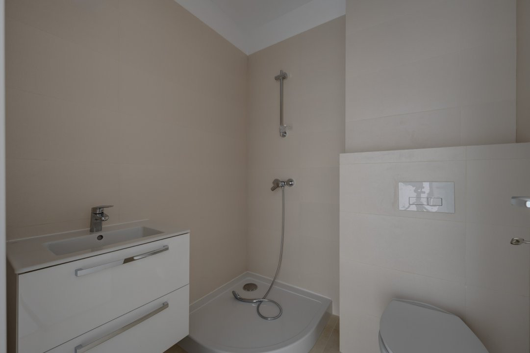 APARTAMENT CU TERASA GENEROASA SI VEDERE UNICA CATRE LAC