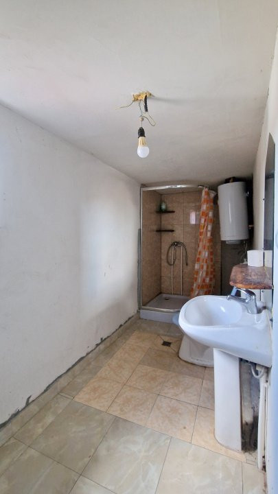 Casa în zona Andronache – 120 mp utili, 5 camere, curte liberă de 30 mp