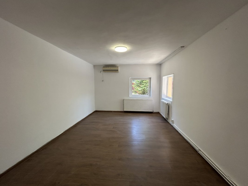 VAND CASA 3 CAM, SINGUR CURTE, APROAPE DE INTRAREA LA SPITALUL FUNDENI, 