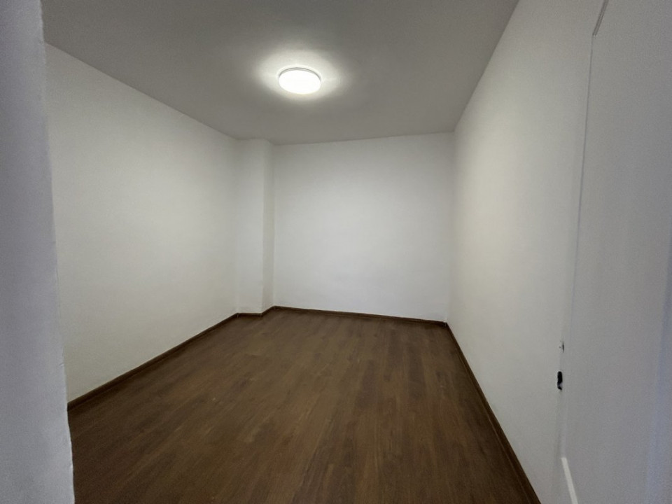 VAND CASA 3 CAM, SINGUR CURTE, APROAPE DE INTRAREA LA SPITALUL FUNDENI, 