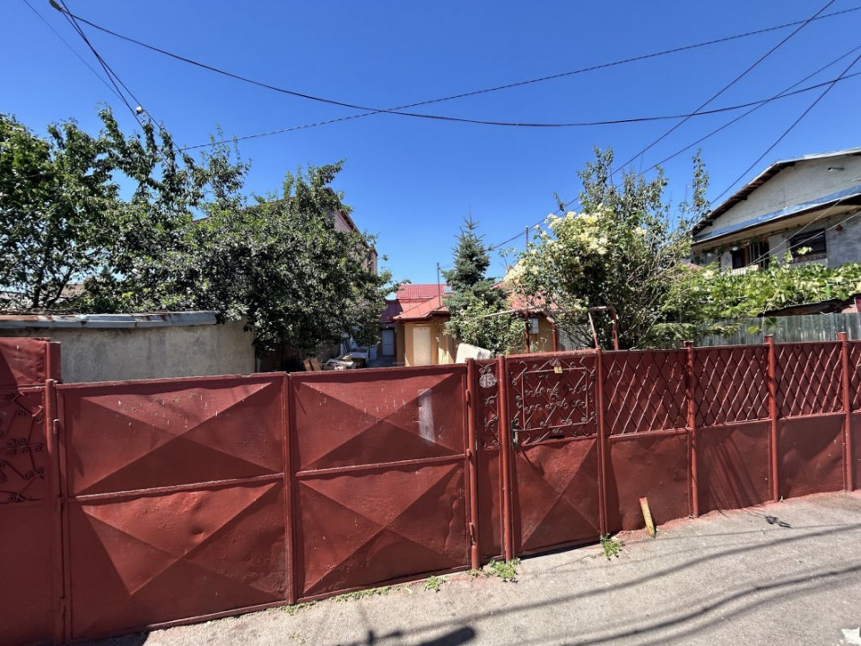 VAND CASA 3 CAM, SINGUR CURTE, APROAPE DE INTRAREA LA SPITALUL FUNDENI, 