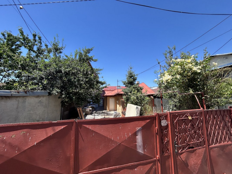 VAND CASA 3 CAM, SINGUR CURTE, APROAPE DE INTRAREA LA SPITALUL FUNDENI, 