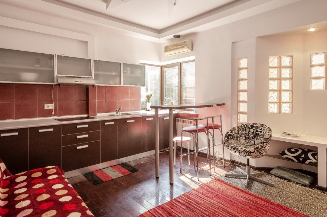 Investitie 2 garsoniere, 1 apt 2 camere pe Calea Victoriei – Pta Amzei Bloc Aro