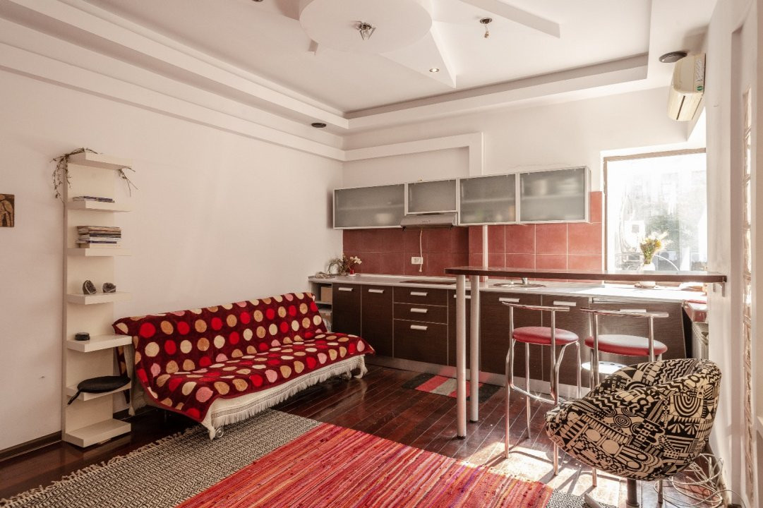 Investitie 2 garsoniere, 1 apt 2 camere pe Calea Victoriei – Pta Amzei Bloc Aro