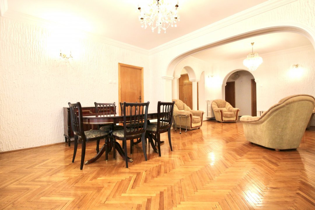 TELEVIZIUNE-STRADA ZAMBACCIAN, APARTAMENT 4 CAMERE IN VILA, 134 MP!