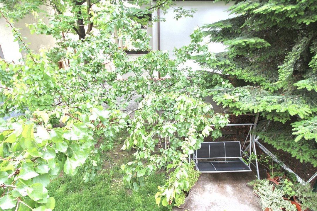 TELEVIZIUNE-STRADA ZAMBACCIAN, APARTAMENT 4 CAMERE IN VILA, 134 MP!